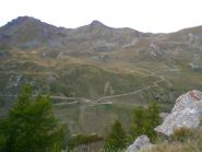 la parte alta del percorso oltre i 2000 m. con sullo sfondo a sn il m. Fallère