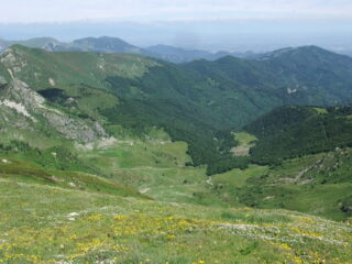 Vista aerea dell' Alpe di Perabruna dalla cima