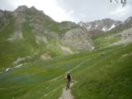 dopo l'Alpe du Lauzet il sentiero diventa meno impegnativo